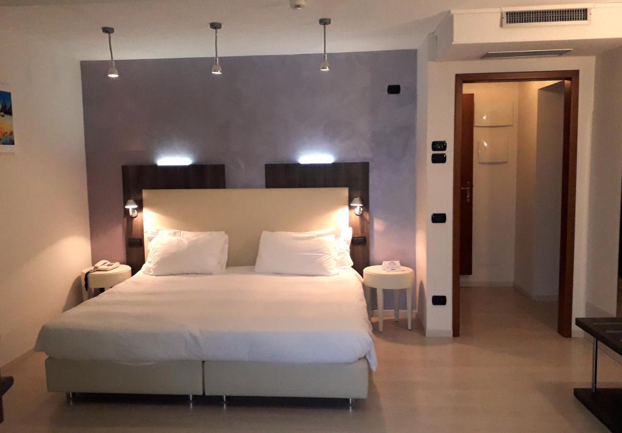 Hotel L'Approdo بيتيناسكو المظهر الخارجي الصورة