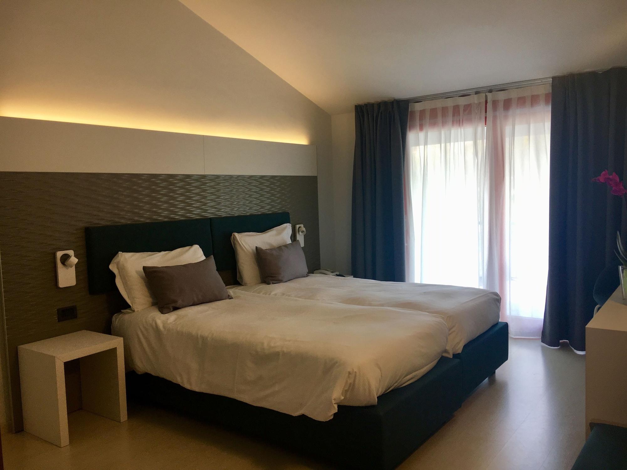 Hotel L'Approdo بيتيناسكو المظهر الخارجي الصورة